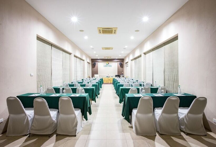 Leaves Valley Resort