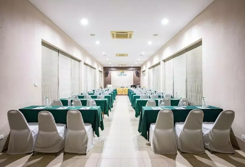 Leaves Valley Resort