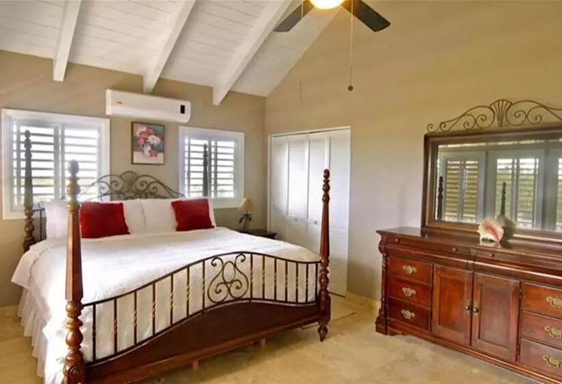 استراحتگاه Neptune Villas