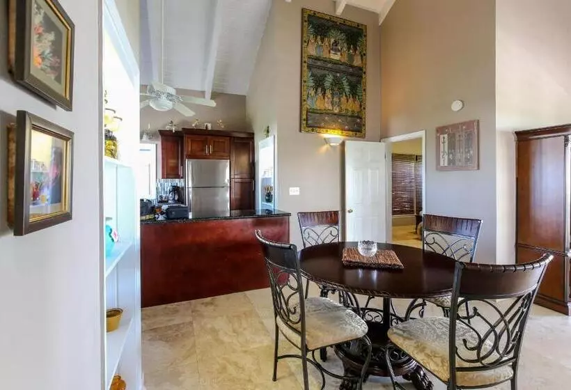 استراحتگاه Neptune Villas