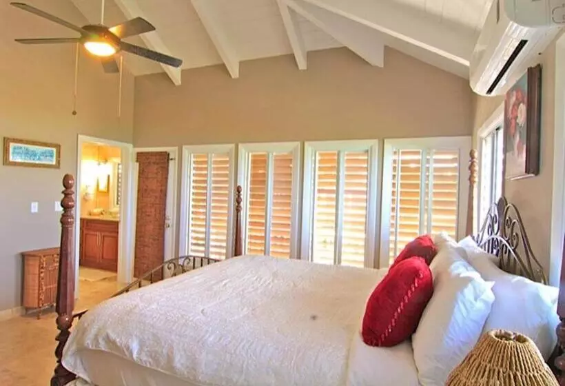 استراحتگاه Neptune Villas