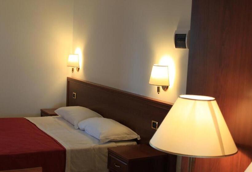 تختخواب و صبحانه Borgo Cerasa