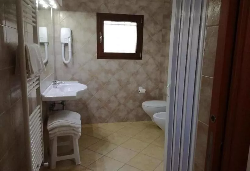 تختخواب و صبحانه Borgo Cerasa