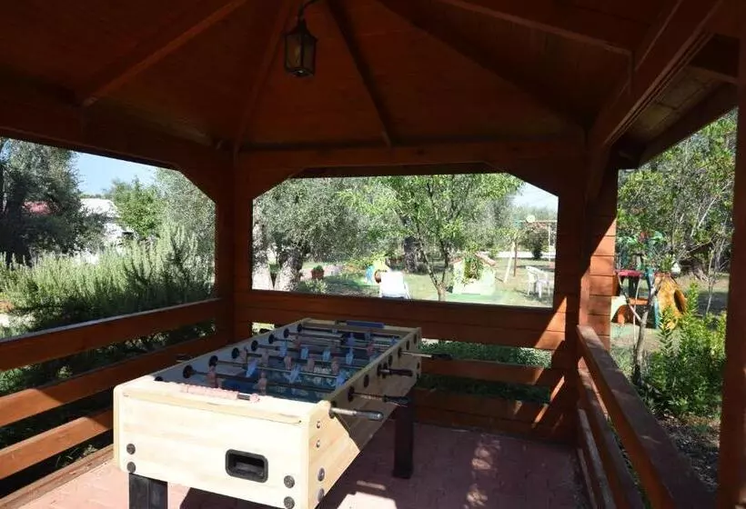 تختخواب و صبحانه Borgo Cerasa