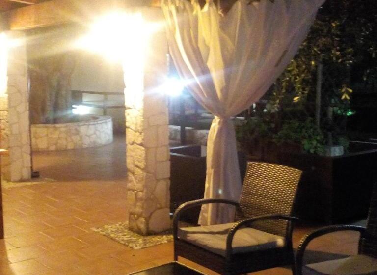 تختخواب و صبحانه Borgo Cerasa