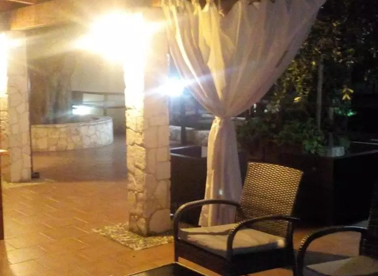 تختخواب و صبحانه Borgo Cerasa