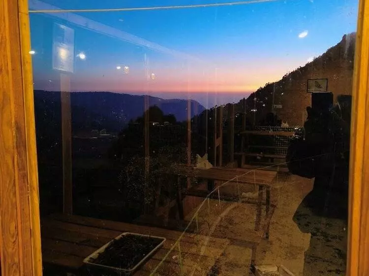 Hotelli The Sunbird Retreat Resort