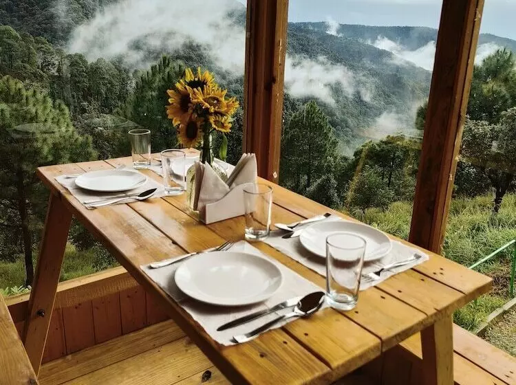 Hotelli The Sunbird Retreat Resort