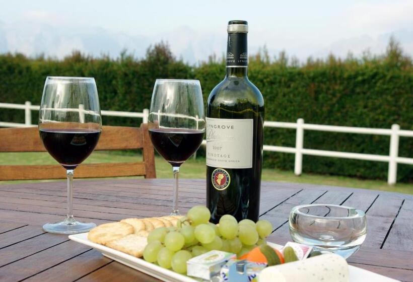 פנסיון Lyngrove Wines & Guesthouse