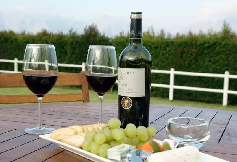 Majatalo Lyngrove Wines & Guesthouse