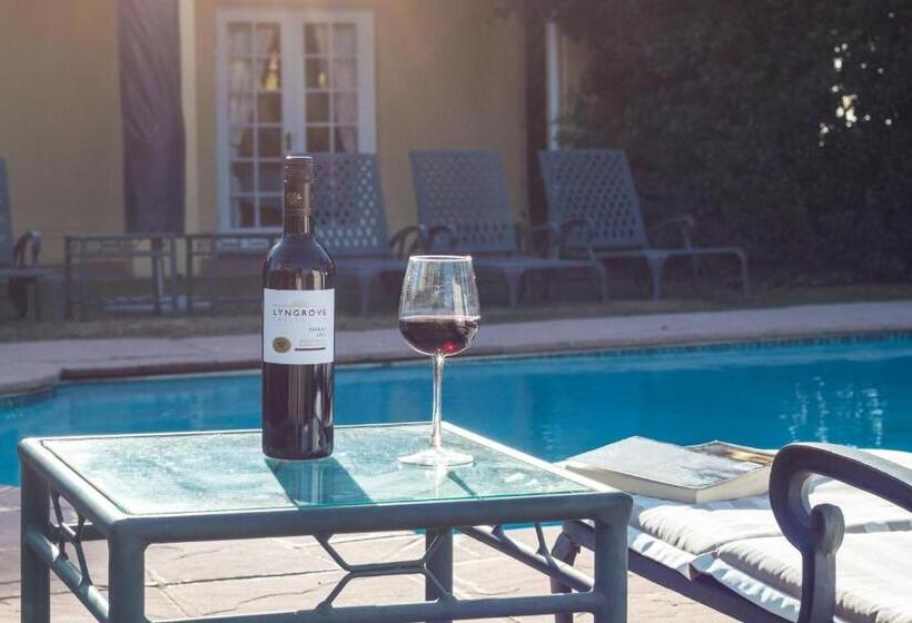 פנסיון Lyngrove Wines & Guesthouse