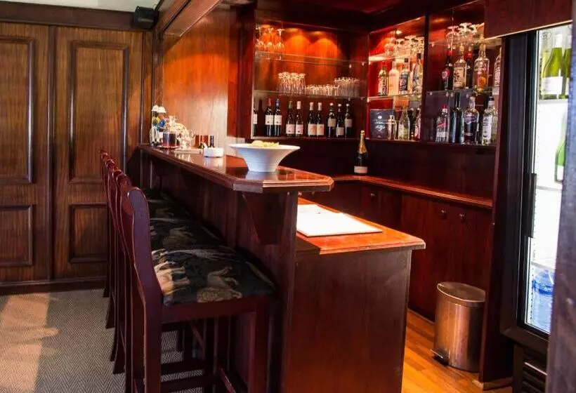 Majatalo Lyngrove Wines & Guesthouse