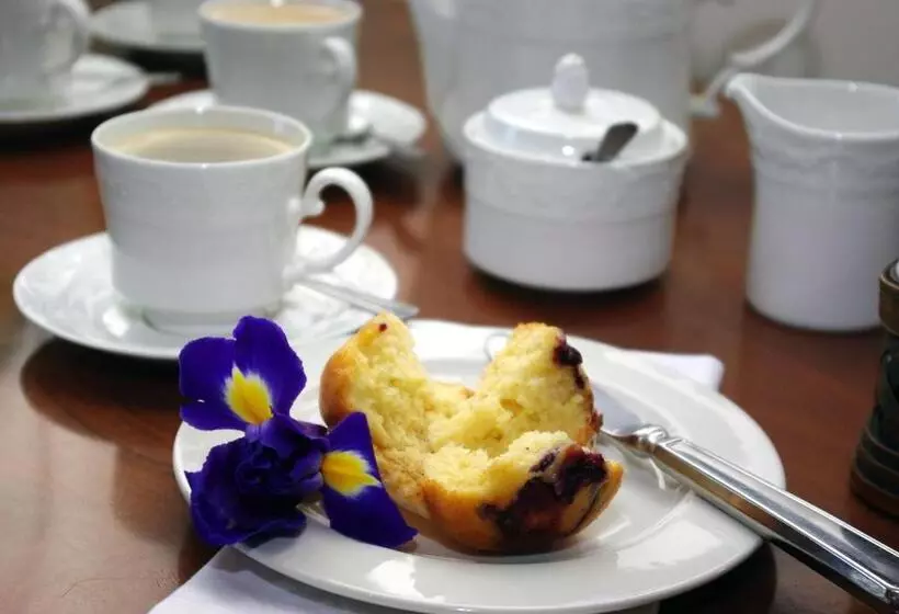 Majatalo Lyngrove Wines & Guesthouse