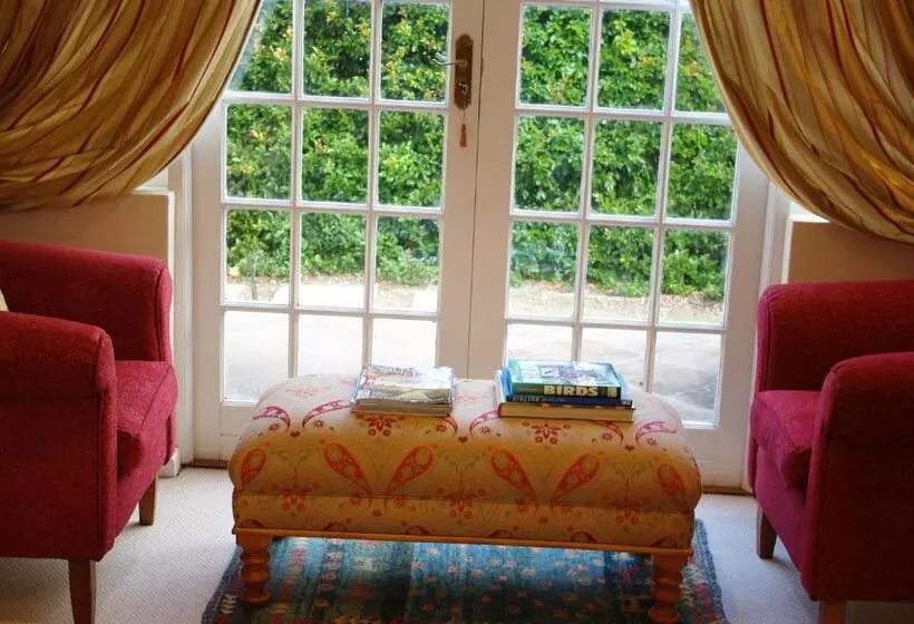 Majatalo Lyngrove Wines & Guesthouse