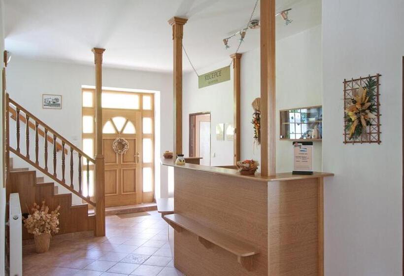 Majatalo Rodinný Penzion U Wolfů