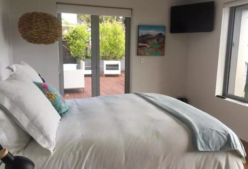 Majatalo Waterfront Bliss