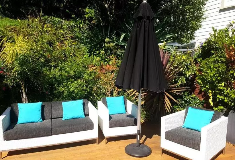 Majatalo Waterfront Bliss