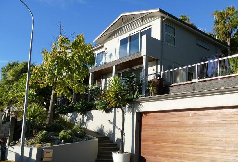 بنسيون Waterfront Bliss