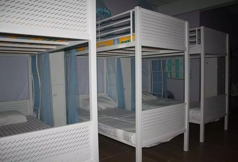 הוסטל Regalia Inn & Spa