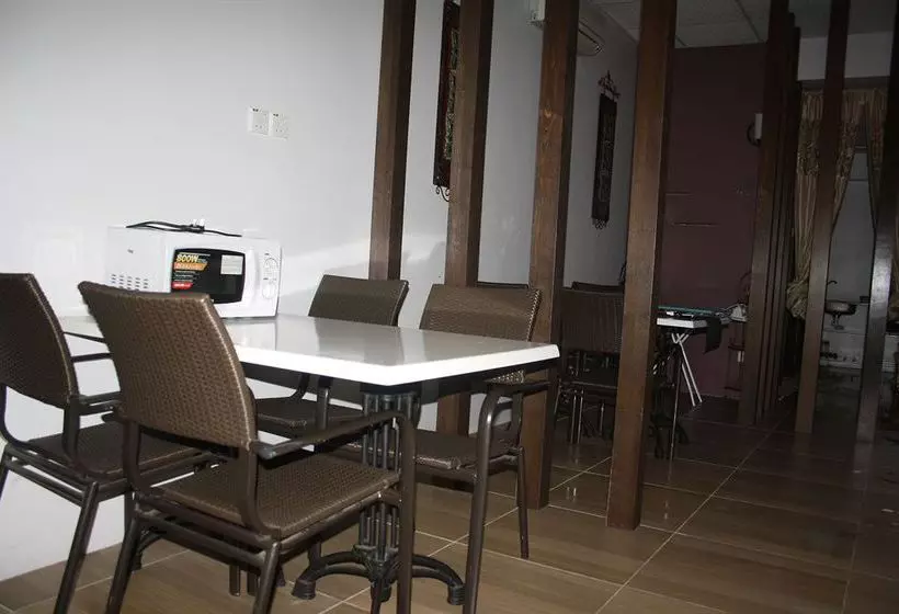 הוסטל Regalia Inn & Spa