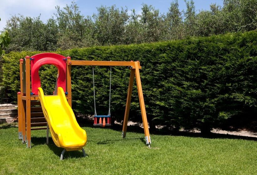 Anthemis Luxury Villas