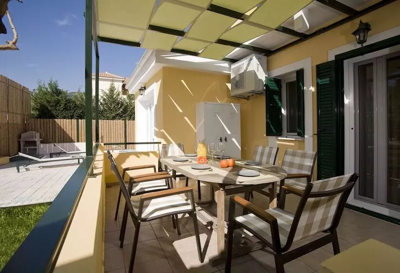 Anthemis Luxury Villas