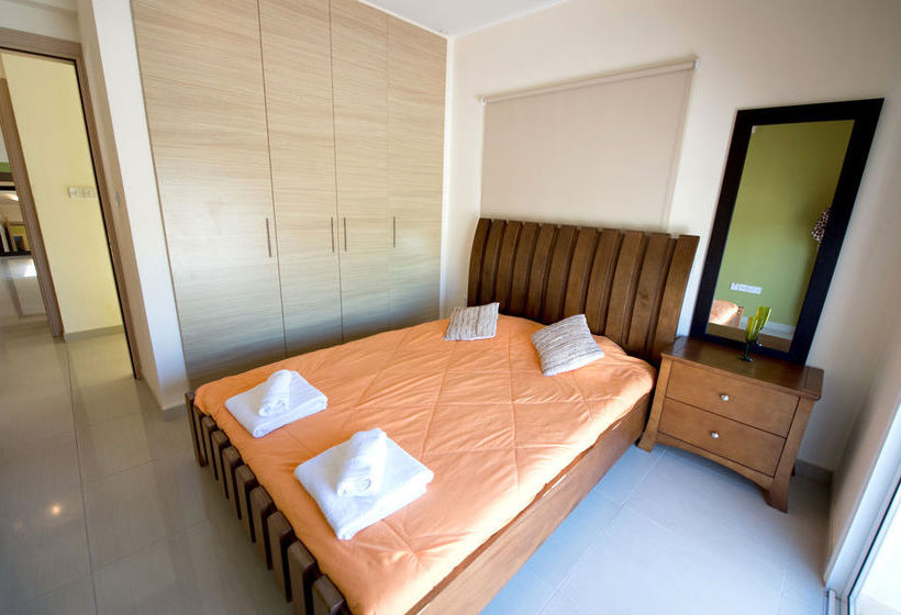 Hara Nissi Beach Villas