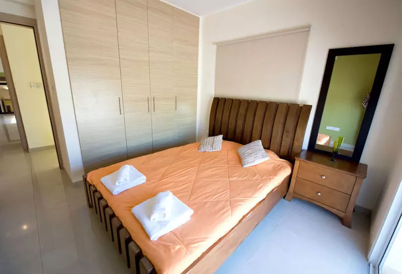 Hara Nissi Beach Villas