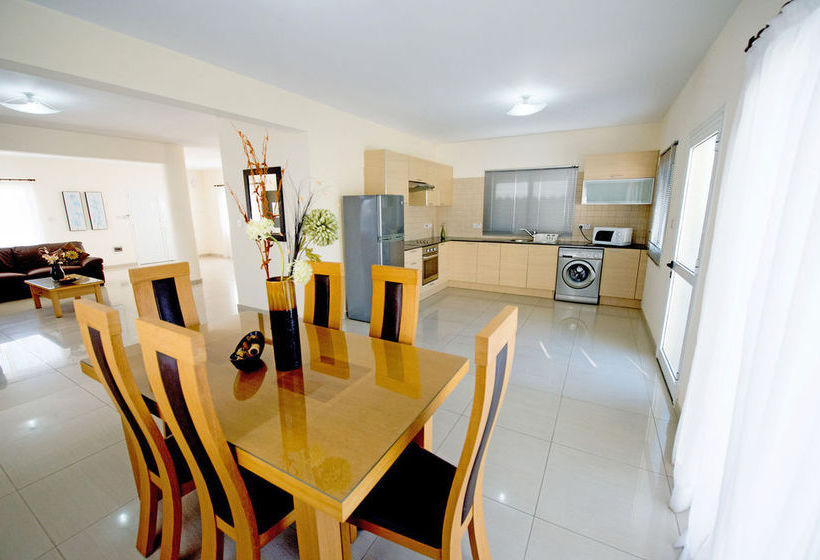 Hara Nissi Beach Villas