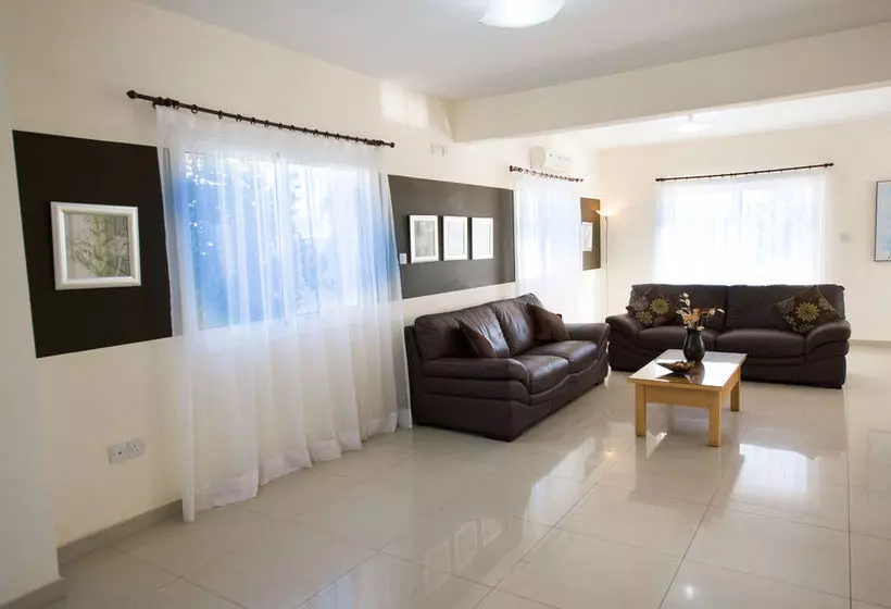 Hara Nissi Beach Villas