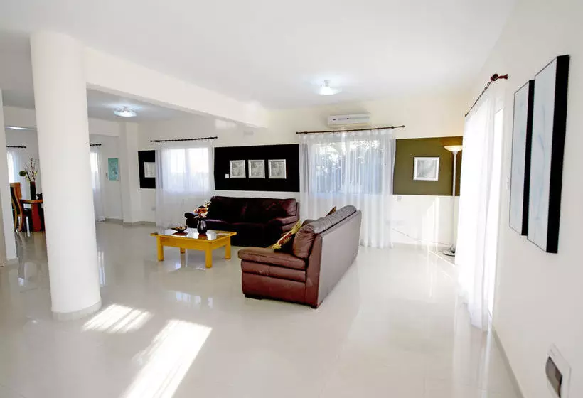 Hara Nissi Beach Villas