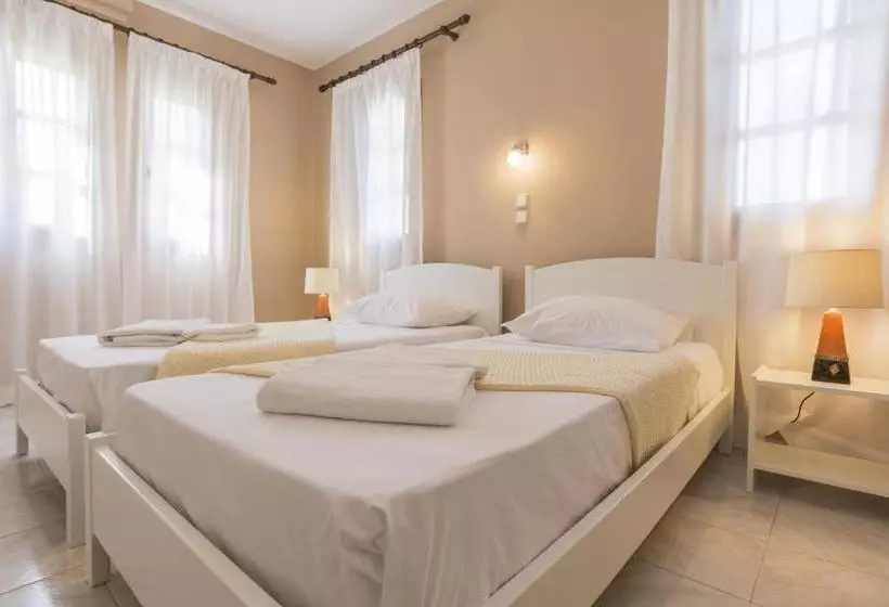 בית מלון כפרי Albouro Seafront Apartments