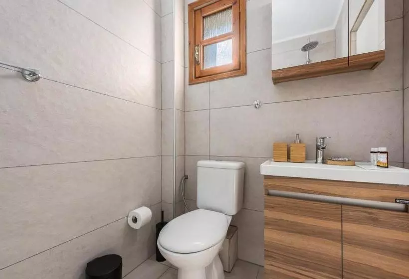 בית מלון כפרי Albouro Seafront Apartments