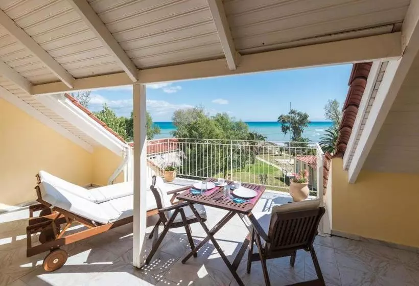 בית מלון כפרי Albouro Seafront Apartments