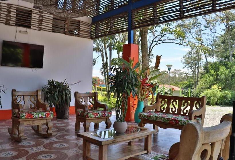 هتل Campestre La Tata