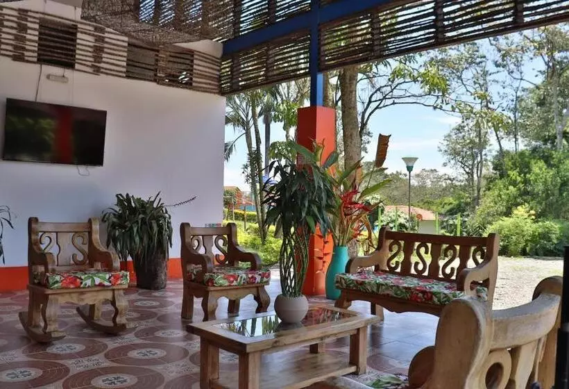 هتل Campestre La Tata