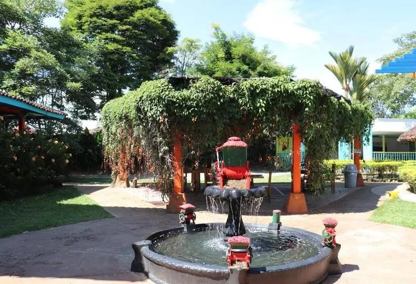 هتل Campestre La Tata