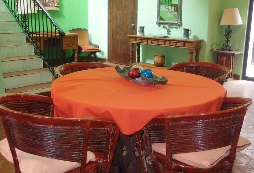 هتل Casa De Las Conservas Bed And Breakfast