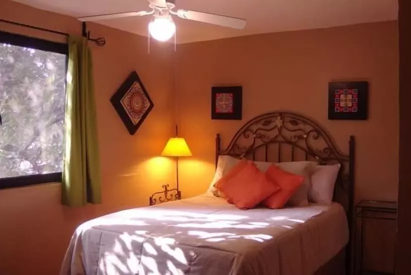 هتل Casa De Las Conservas Bed And Breakfast