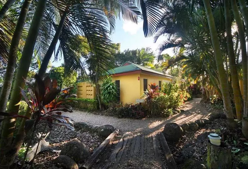 Отель Eden House Retreat