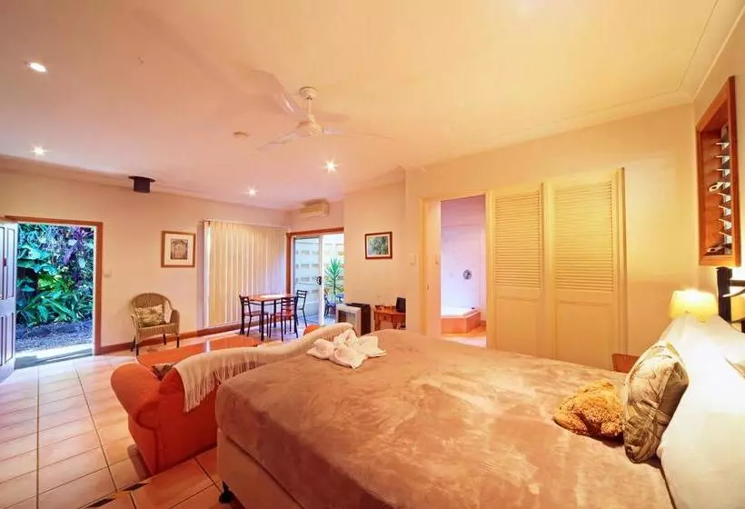 Отель Eden House Retreat