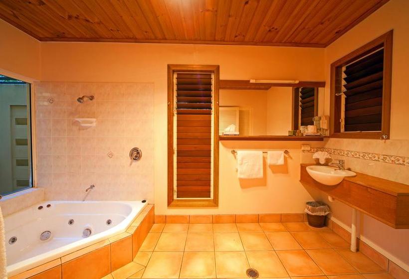 Отель Eden House Retreat