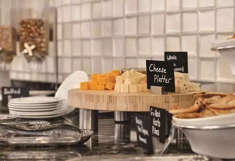 فندق Embassy Suites By Hilton Pittsburgh Downtown