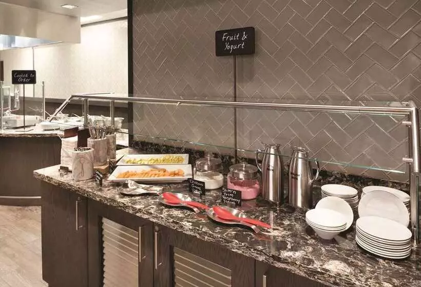 فندق Embassy Suites By Hilton Pittsburgh Downtown