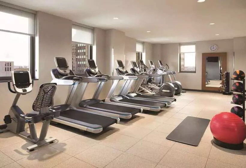 فندق Embassy Suites By Hilton Pittsburgh Downtown