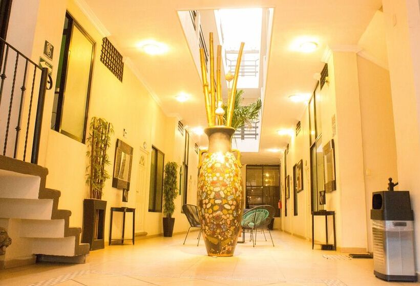 فندق Esmeralda S