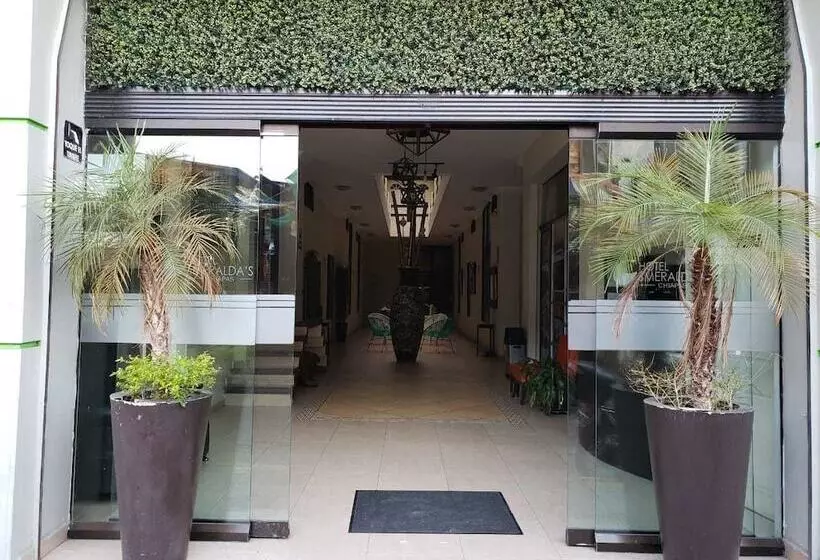 בית מלון כפרי Esmeralda S