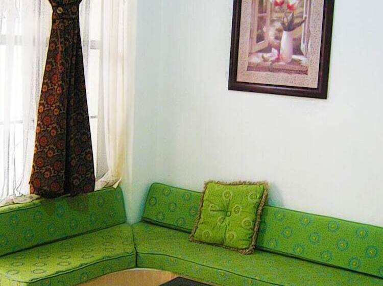 فندق Esmeralda S