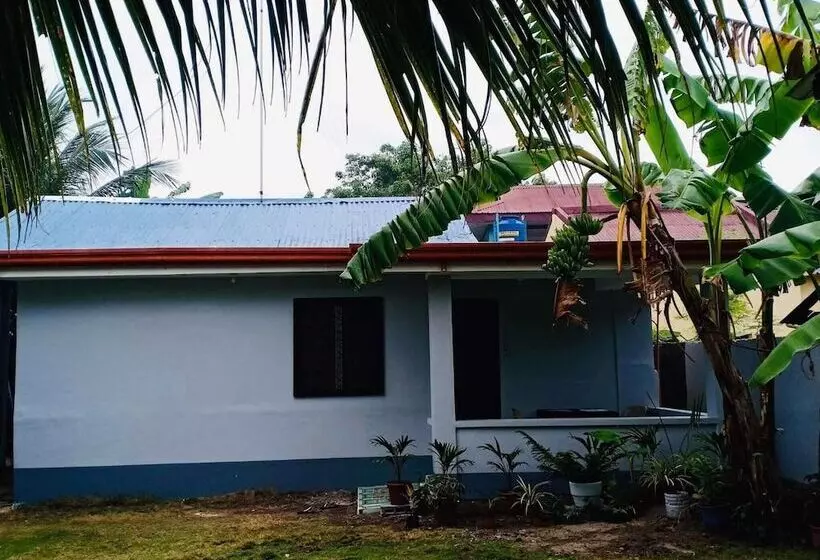 Hotelli Honeycomb Tourist Inn