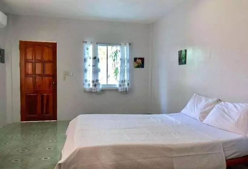 Hotelli Honeycomb Tourist Inn